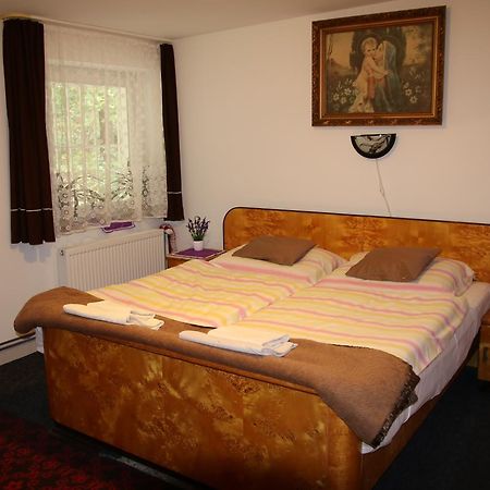 Penzion Valovi Bed & Breakfast Merklin  ภายนอก รูปภาพ